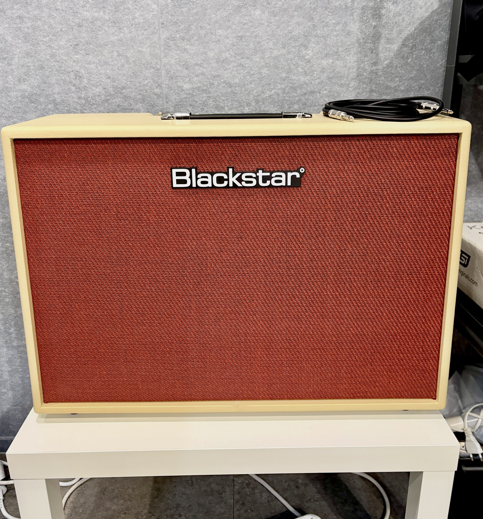 Blackstar Debut 100R